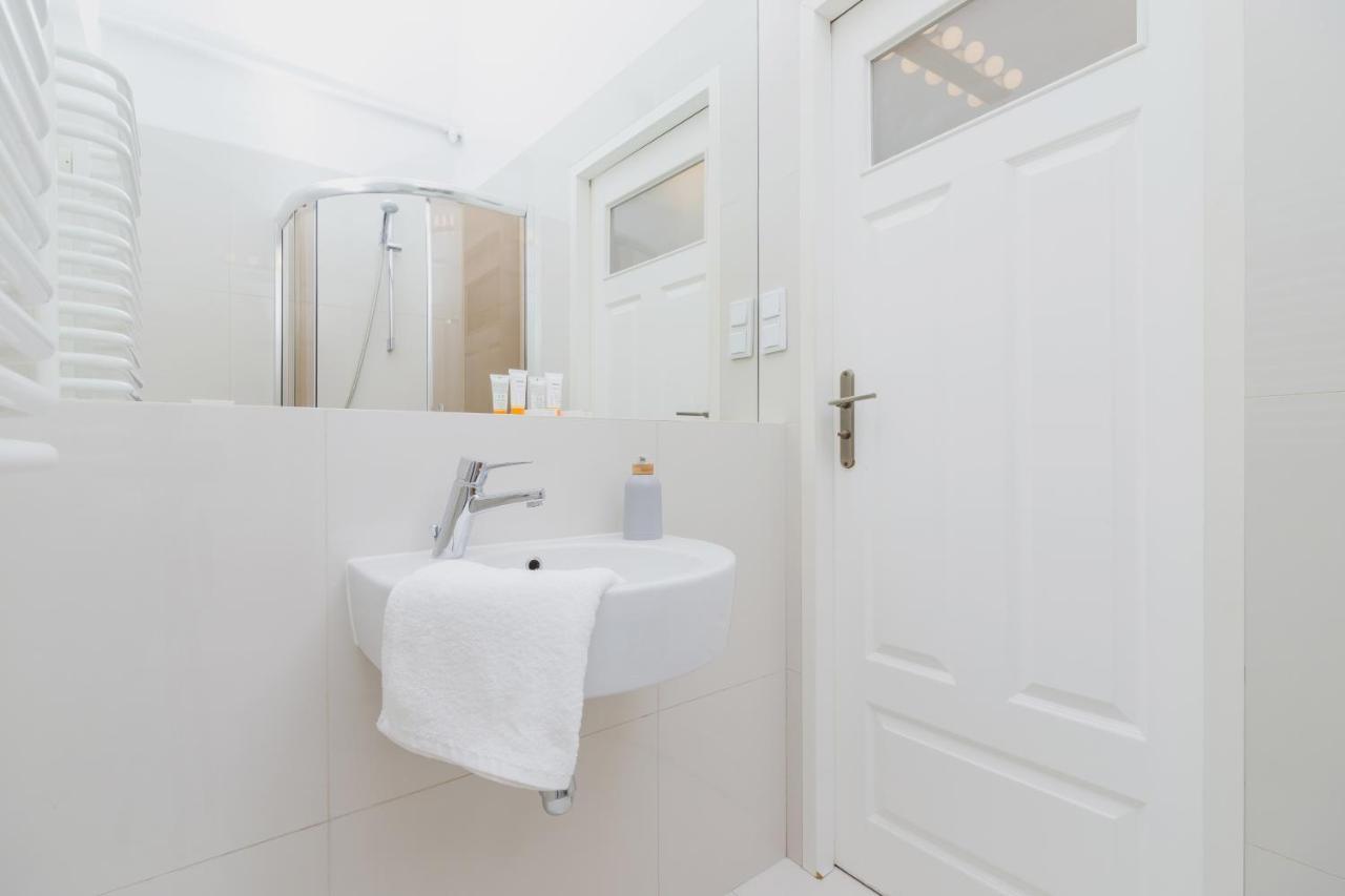 Apartment Pijarska Krakow By Noclegi Renters Екстериор снимка
